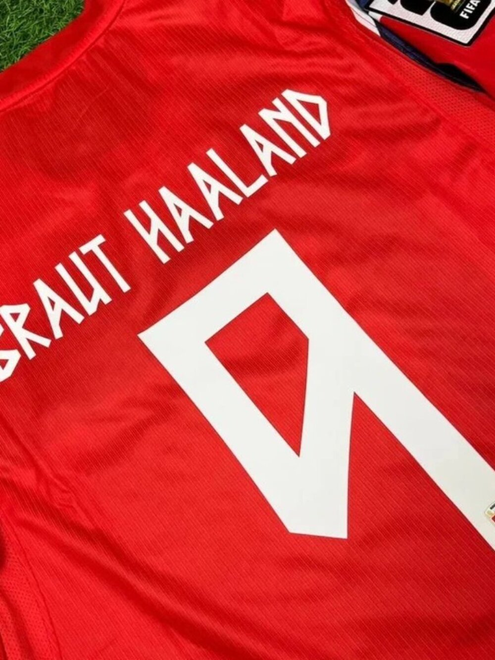 Erling Haaland #9 Norway World Cup 2026 Home Football Shirt - Picture 3 of 3